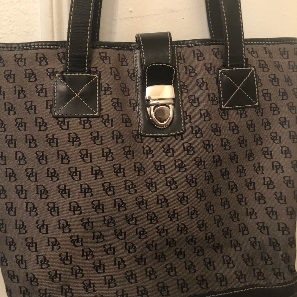 Dooney &Bourke purse